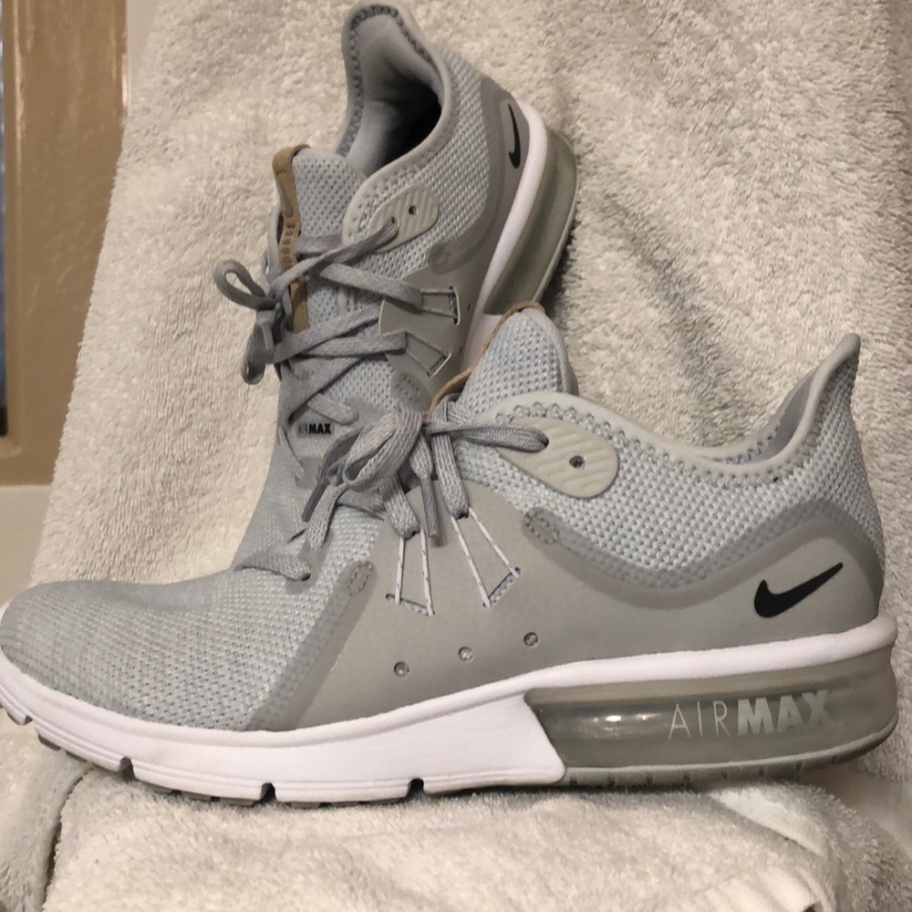 Wmns like new Nike Air Max